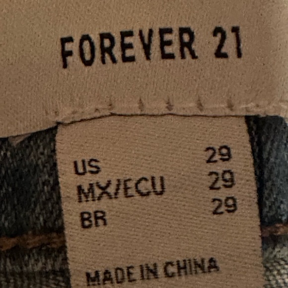 New with tags- Forever 21 High-rise Mom Jeans (size 29) - Picture 5 of 7